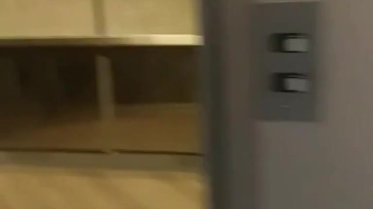 Caught jerking off on elevator - Free Sex Video - RedTube