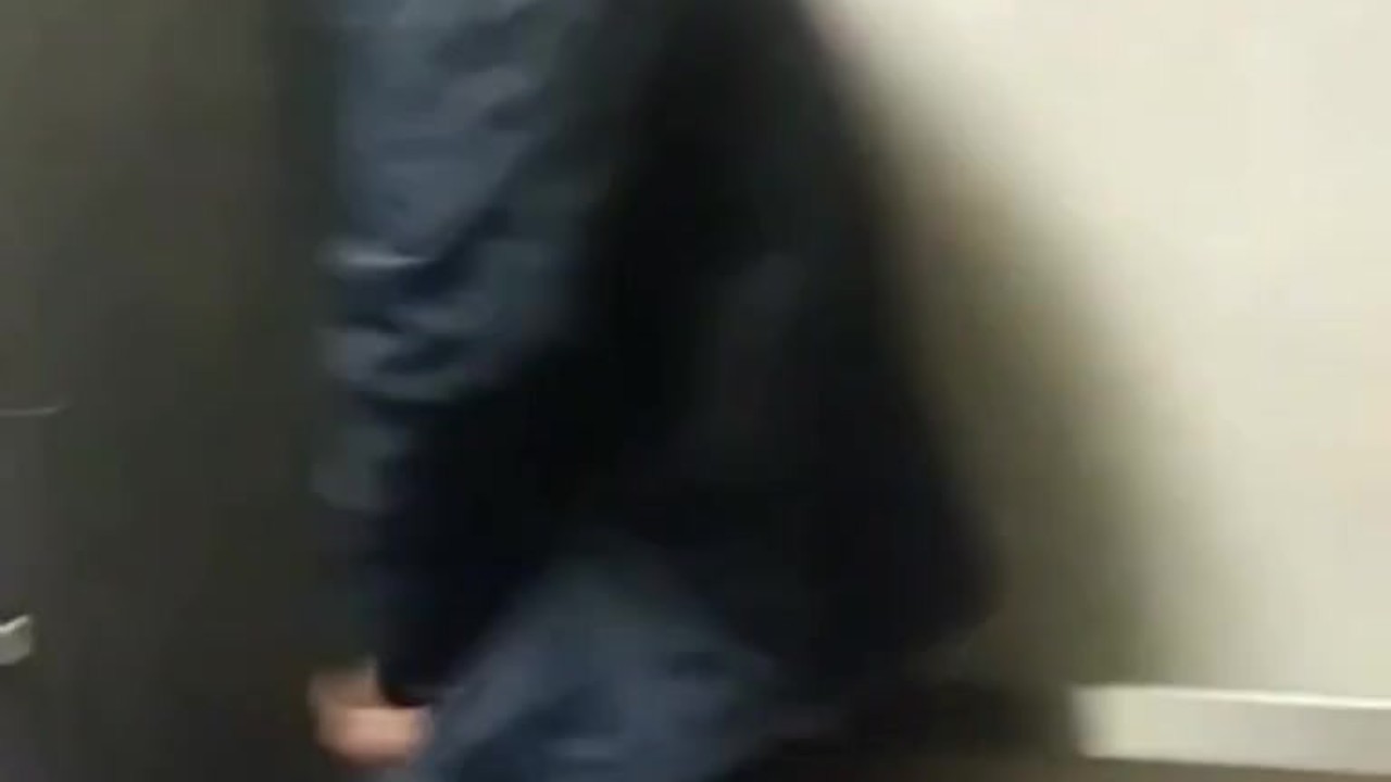 Caught jerking off on elevator - Free Sex Video - RedTube