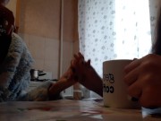 Сестра моей подруги так громко стонала, что мне захотелось трахаться, и я трахнулась с подругой 8/16