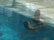 Chubby babe Puzan Bruhova swims naked in the pool 16/16