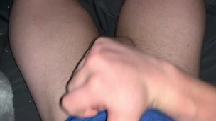 8 INCH MONSTER BIG COCK IN BED MORNING JERK OFF! MUSCLE STUD WITH BIG LEGS AND QUADS (POV) SEXY