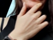 Дрочу и кончаю в машине рядом проходят люди 5/16