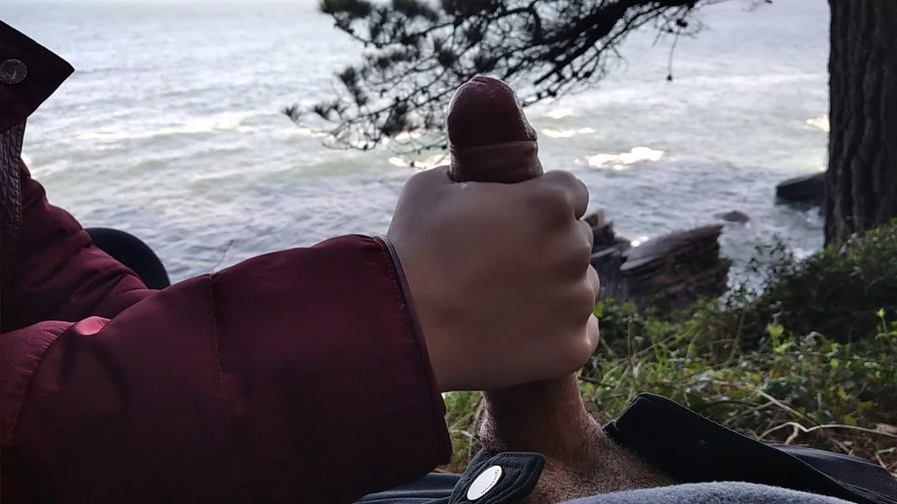 海の景色を望む公共のフェラ:) !!早く、誰かが来ます!!! - RedTube