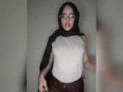 خاضعة للرقص العربي ولمس فتحة الشرج 4/16