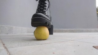 Lady Nymphelin quebra tudo para você