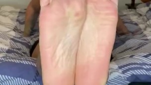 Sexy heels takeoff & smelly feet footplay
