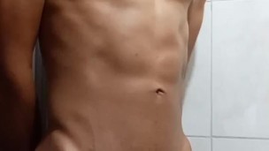 BOY MASTURBATING AND SHOWING HIS BIG DICK AFTER WORKOUT