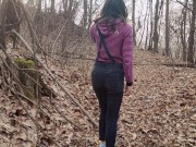Ragazza in cerca di un posticino nel bosco per farmi un bel pompino 1/16