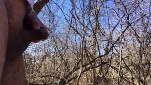 Outdoor pissing 
