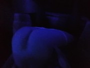 Крутит попкой под ультрафиолетом - Screenshot 14 of 16 - Solo