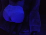 Крутит попкой под ультрафиолетом - Screenshot 2 of 16 - Butt