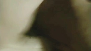 MILF en manque de bite se fais jouir comme une salope avec ses jouets - Couple Réel Amateur MretMme