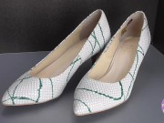 Shoe fetishism　　白いハイヒールにぶっかける