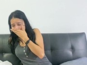 Reaction de Barbarita con su juguete mientras come