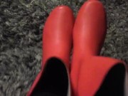 Squeaky Red Boots - Screenshot 1 of 16 - HD