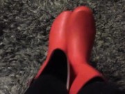Squeaky Red Boots - Screenshot 10 of 16 - Rubber