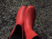 Squeaky Red Boots - Screenshot 11 of 16 - HD