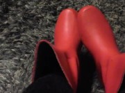 Squeaky Red Boots - Screenshot 4 of 16 - Legs