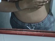 Juego con mis tetas deseando que me den duro