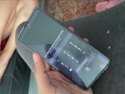 No dejo que vea su serie favorita porque tengo el control de su juguete 4/16