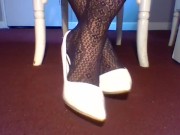 Squeaky White Shoes - Screenshot 5 of 16 - Pvc