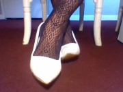 Squeaky White Shoes - Screenshot 6 of 16 - HD