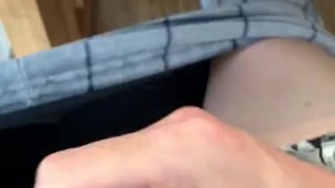 【個人撮影】日本男児が寝起きパジャマでパンツ越しにペニスを擦る着衣オナニー