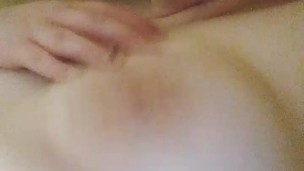 Alternative babe plays with tits during a bath💦