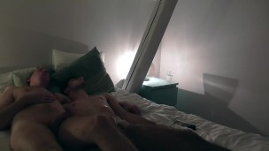 EU NÃO PODIA T ME SEGURAR! Twink CUMS dentro do papai