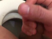 [個人撮影] 日本人 男 オナニー トイレでオナニー パイパン トイレ 射精 精子 無修正 ちんこ 手こき - Screenshot 9 of 16 - Selfie