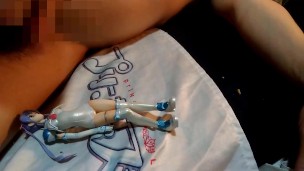ジブリール美少女フィギュアにぶっかけ顔射【キモオタクの全裸オナニー】