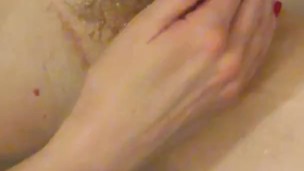 Shaving pussy