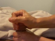 個人撮影　オイル手こきで大量射精 14/16