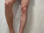 Hot Guy Casually Pissing Himself - Screenshot 7 of 16 - Wetting