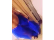 Голубоглазая красотка маструбирует на кухне 1/16