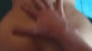 Ragazza con culo e tette grosse si fa scopare a pecorina e sborrare dentro