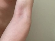 シャワーの水圧だけで射精する日本人男性（最後に少し喘ぐ） 14/16