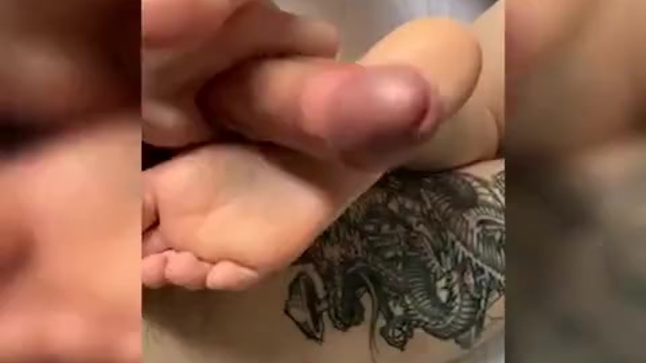 Foot job from sexy small feet - Bubble Toes gets cum’d on - Free Sex Video - RedTube