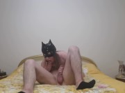 Mi scopre mentre mi masturbo, mi scopa sul letto riempendomi tutta 16/16