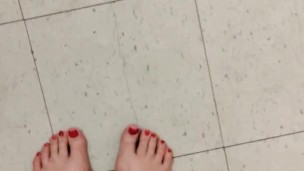 Red toe nails
