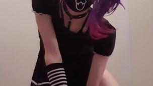 Neko Femboy cat baisé par un gode