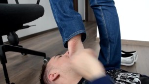 Feet & Jeans paid worship (foot worship, big feet, foot goddess, bare feet, submissive feet, soles)