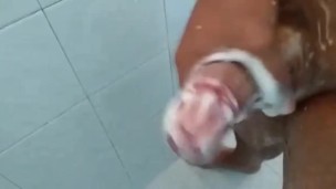 Hombre se masturba rico