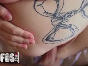 Mofos - Banging Hot Marilyn Moore Gets So Horny & Takes It Deep In Her Ass For The First Time 6/16