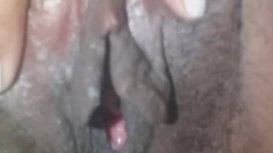 Wet pussy pissing