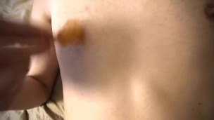 【チクニー】身近にあるものでオナニーグッズを自作　敏感乳首を虐める変態日本人【#40】