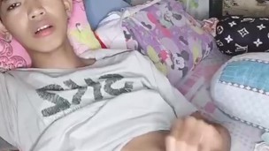 Alex Dy Jerking Off One Horny Morning