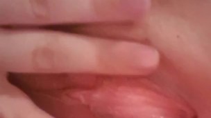 Alix Rogue opens up her wet pussy lips short clip