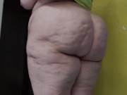 Showing my pussy
