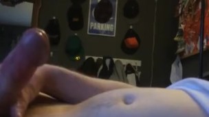 I can’t stop cummming all over myself 